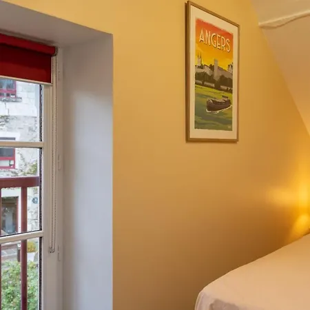 Moulin De Gaubourg Bed & Breakfast 2*